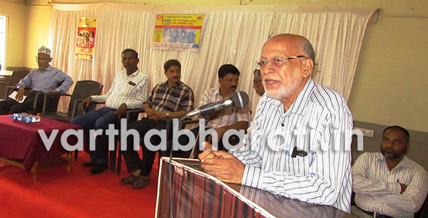 ಭಟ್ಕಳ: ಎಂಆರ್ ಲಸಿಕೆ ವಿವಾದ,  ಪಾಲಕರ ಮನವೊಲಿಸಲು ಶಮ್ಸ್ ಶಾಲೆಯಲ್ಲಿ ಸಭೆ